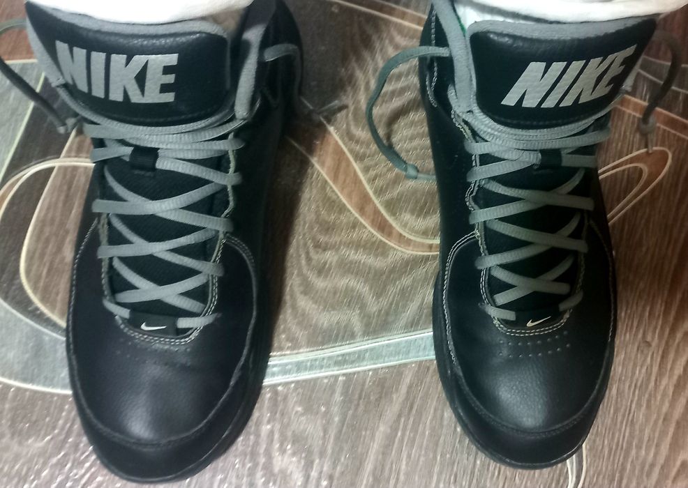 Кросівки,черевики 39 розмір