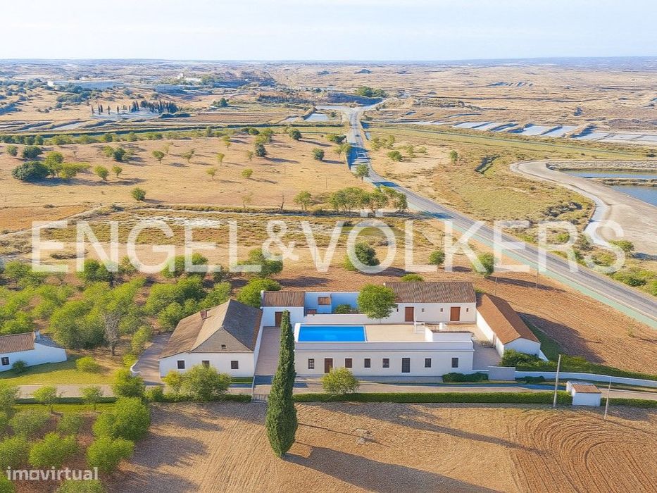 Quinta Centenária Na Reserva Natural Do Sapal