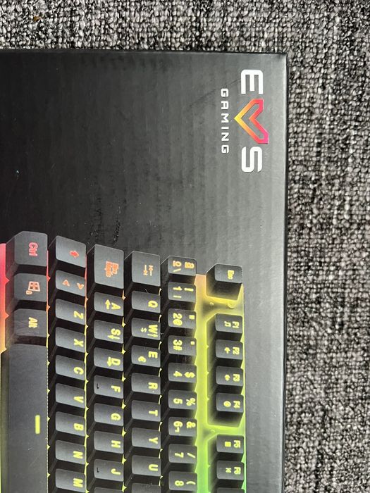 Teclado gaming EVS retroiluminado