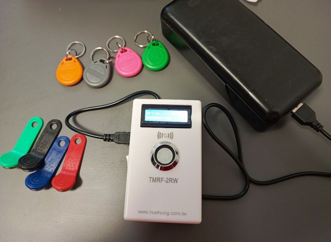 Дублікатор домофонних магнітних ключів, RFID карт і брелків