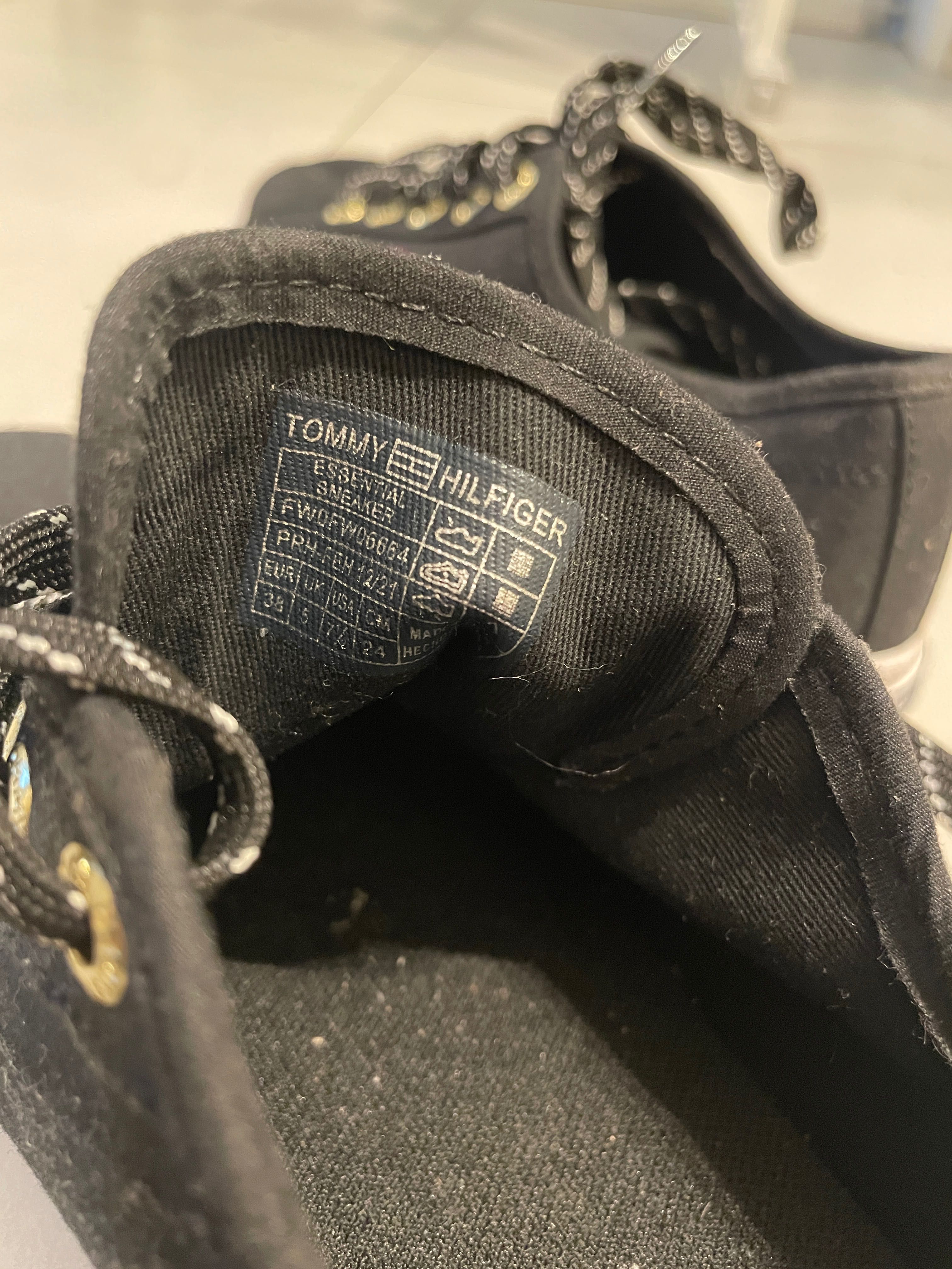 Czarne trampki damskie Tommy Hilfiger