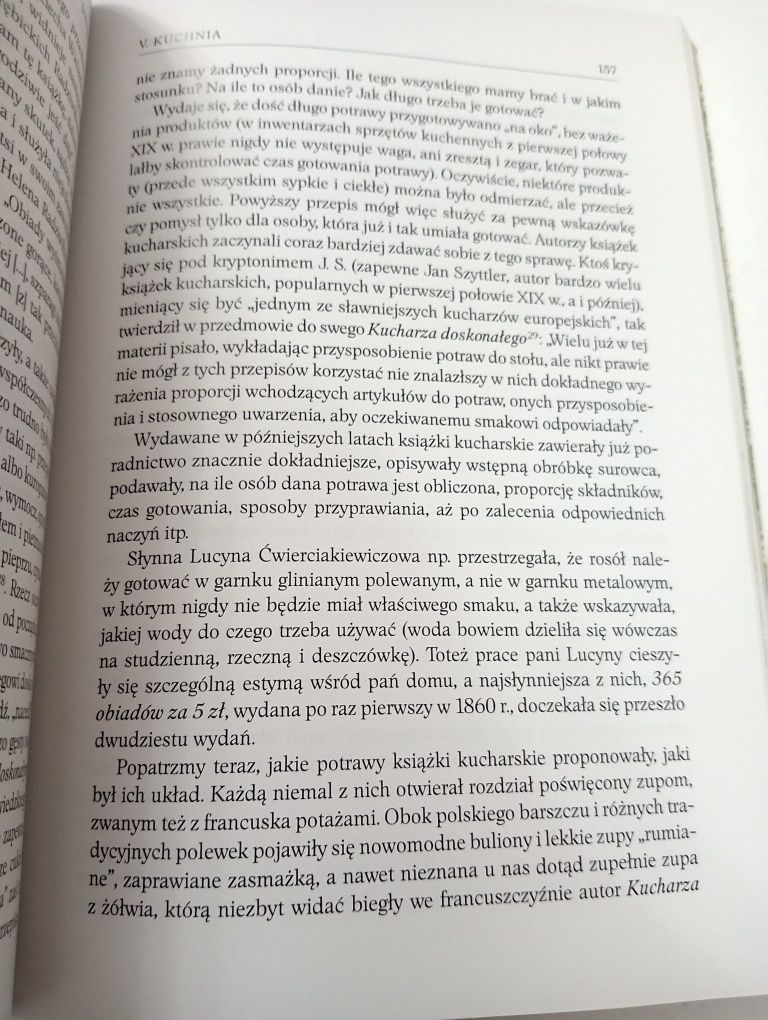 W salonie i w kuchni Elżbieta Kowecka