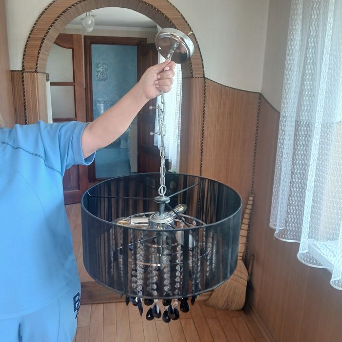 Продам люстра в доброму стані.
