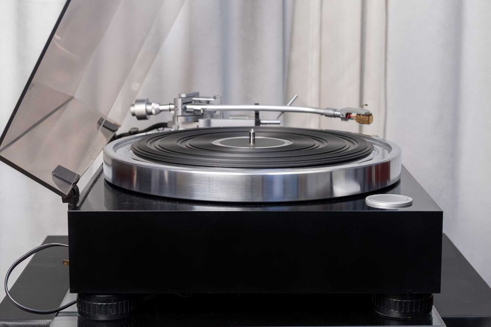 Виниловый проигрыватель YAMAHA GT-750. Отличное состояние