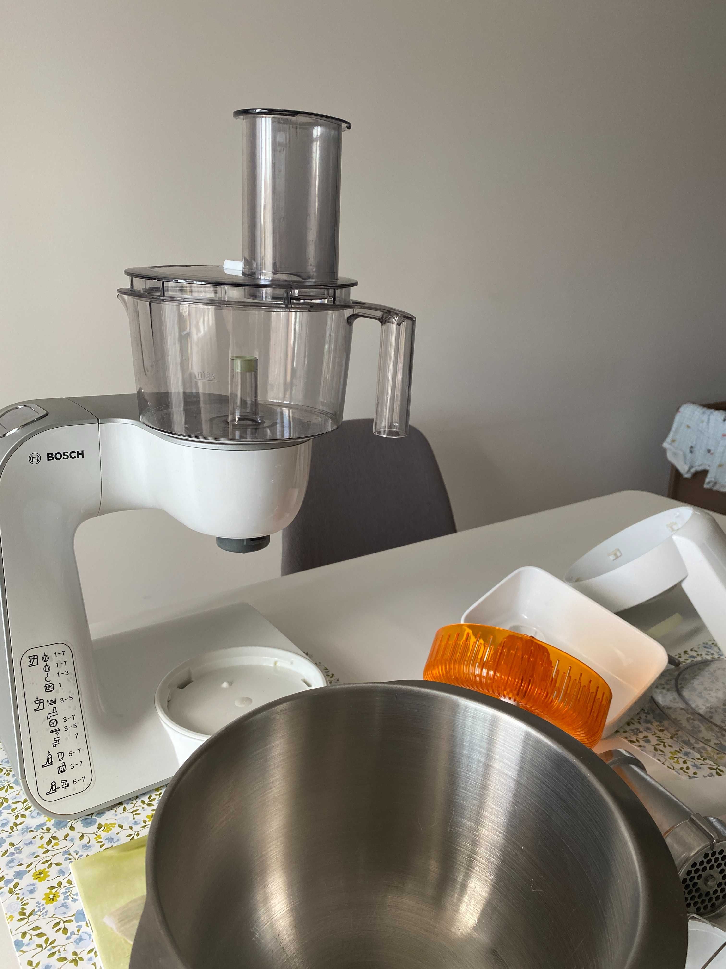 Кухонний комбайн BOSCH MUM 54240 в чудовому стані