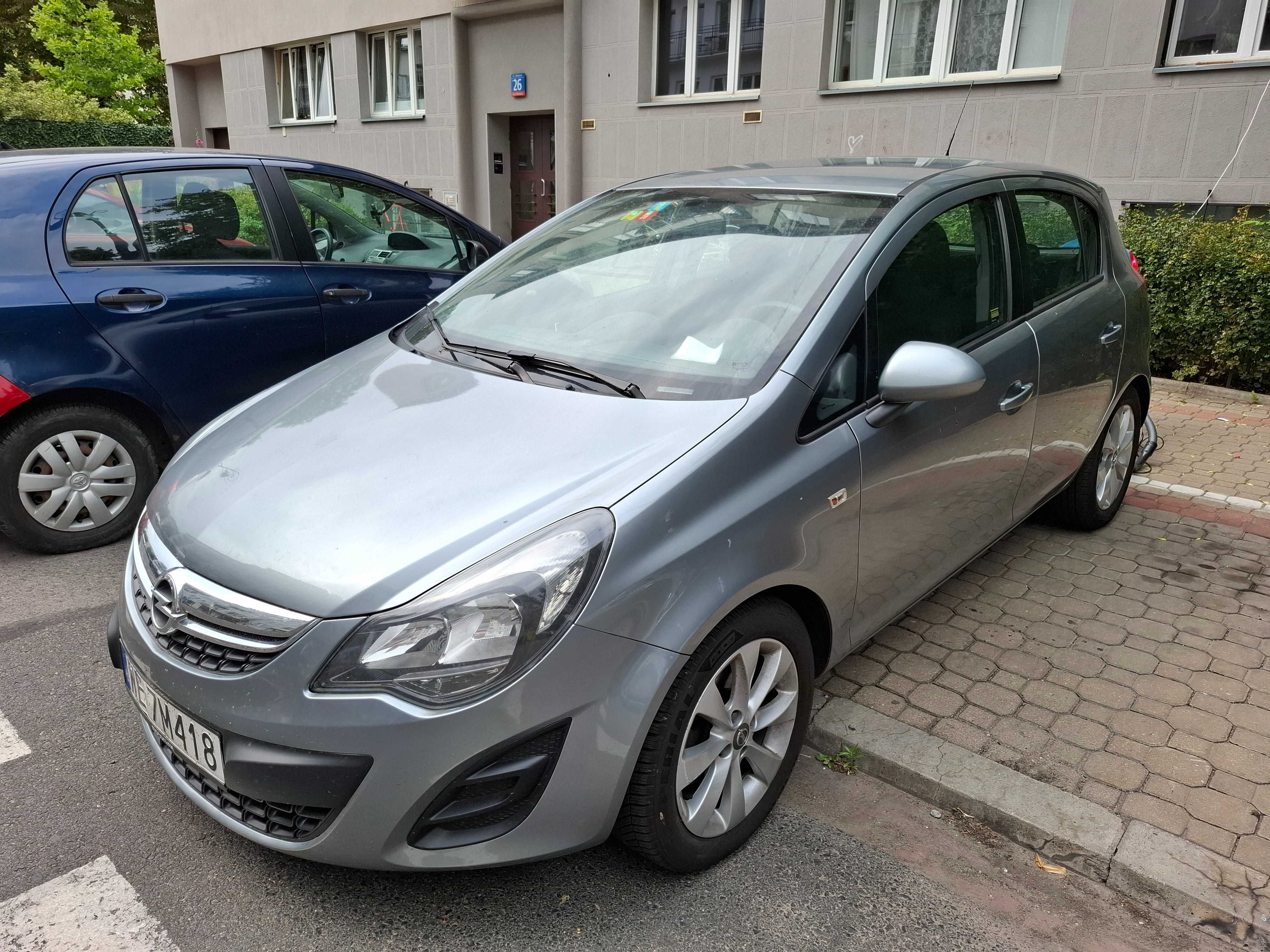 samochód osobowy Opel Corsa 1,4
