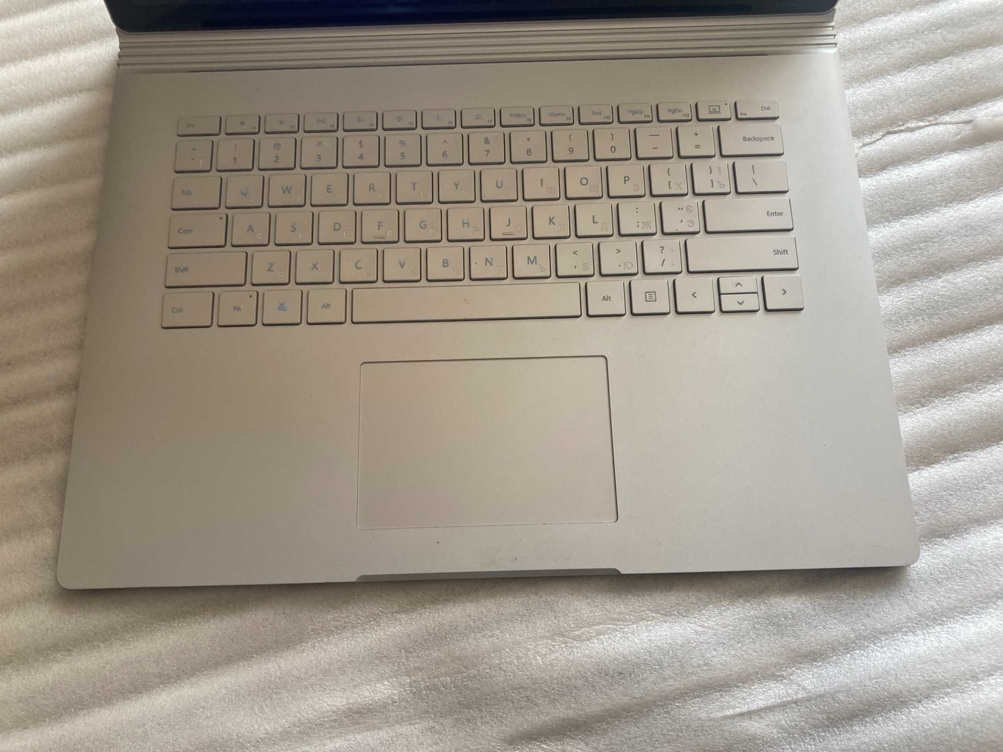 Ноутбук Планшет Microsoft Surface Book 2 15 i7/16GB/NVIDIA GTX 1060