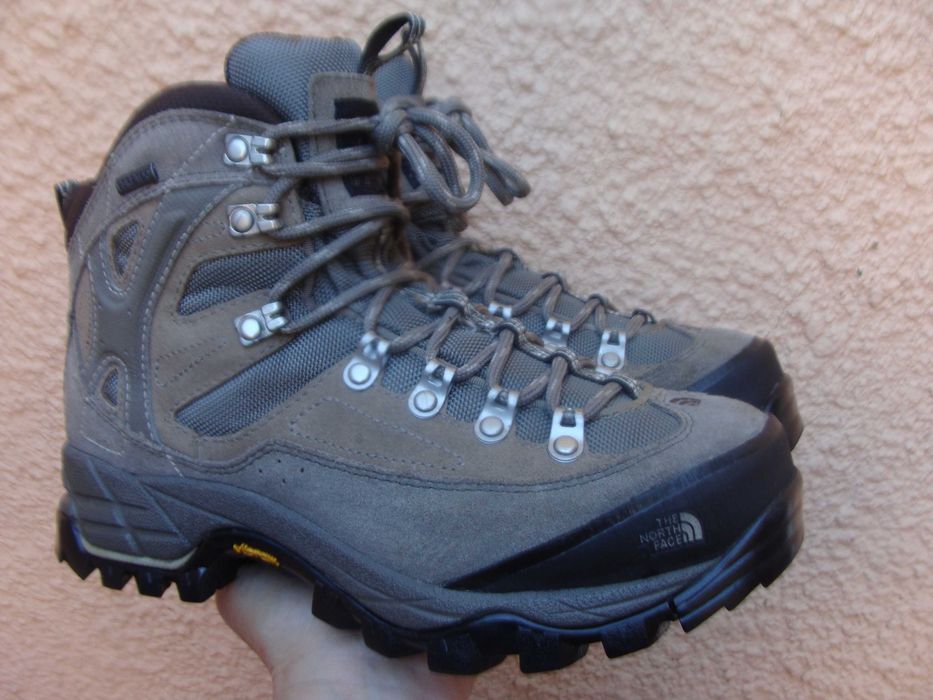 спорт.трековые ботинки кожаные The north face gore-tex,р.38,ст.- 24 см