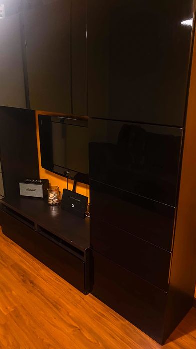 Móvel Ikea Preto para televisão e arrumação