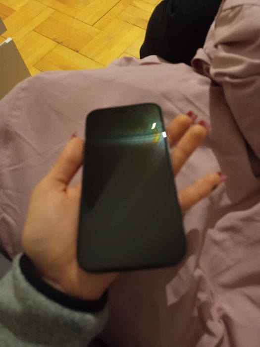 Sprzedam Iphone 15 w idealnym stanie