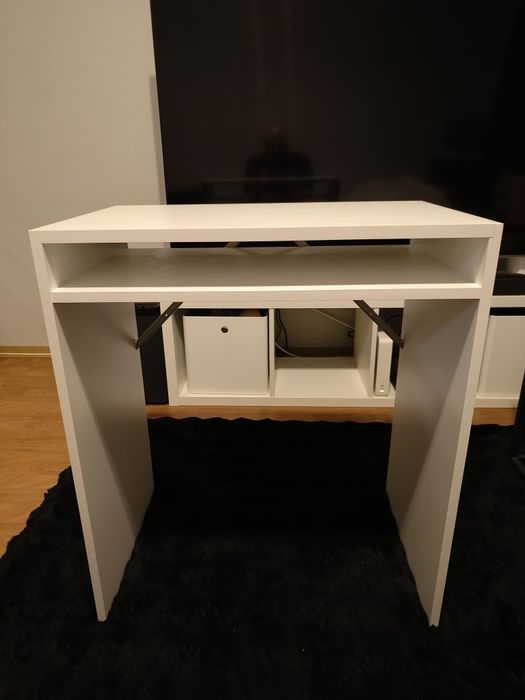 Sprzedam małe biurko Ikea nowe nieużywane