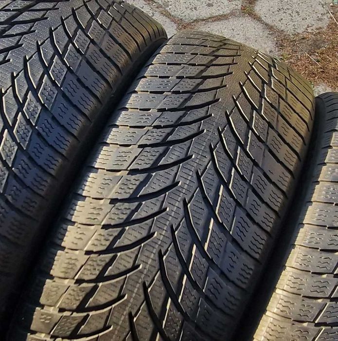 Opony zimowe 215 55 R17 Nokian - Stan Idealny !