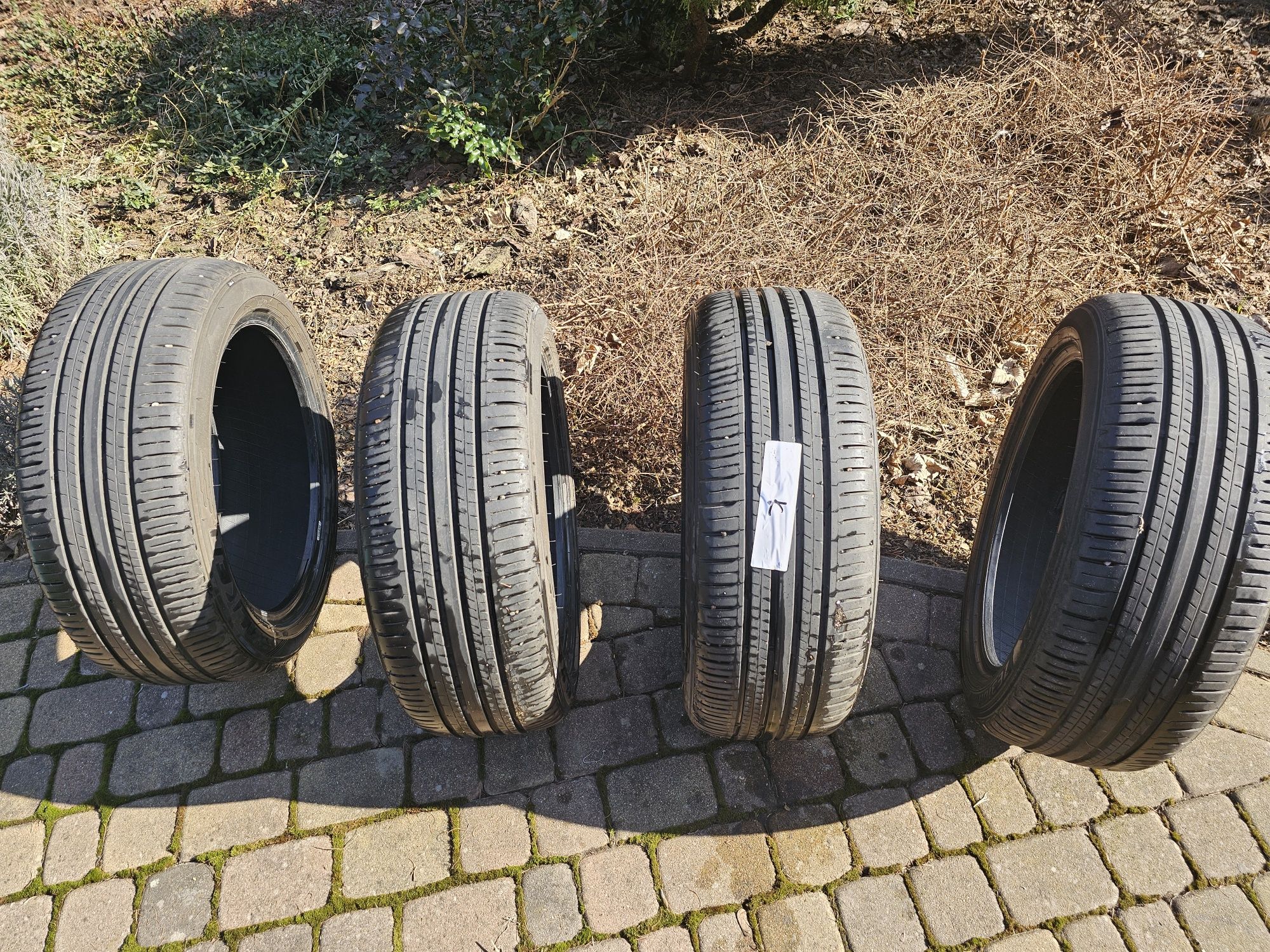 Opony letnie Falken 215/50/18