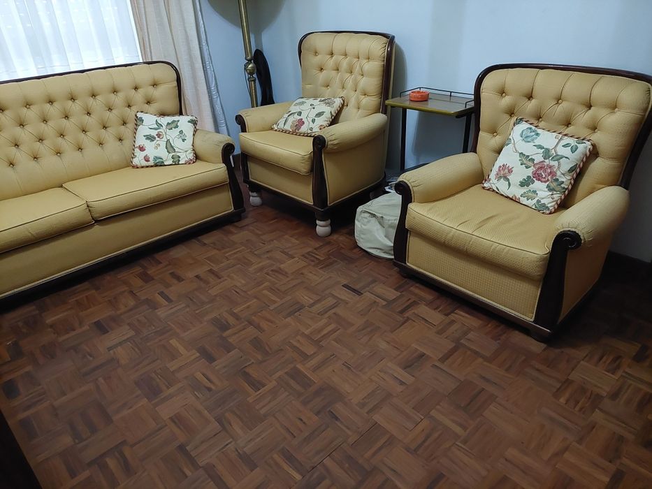 Conjunto Sofás e Sofá Cama em Tecido