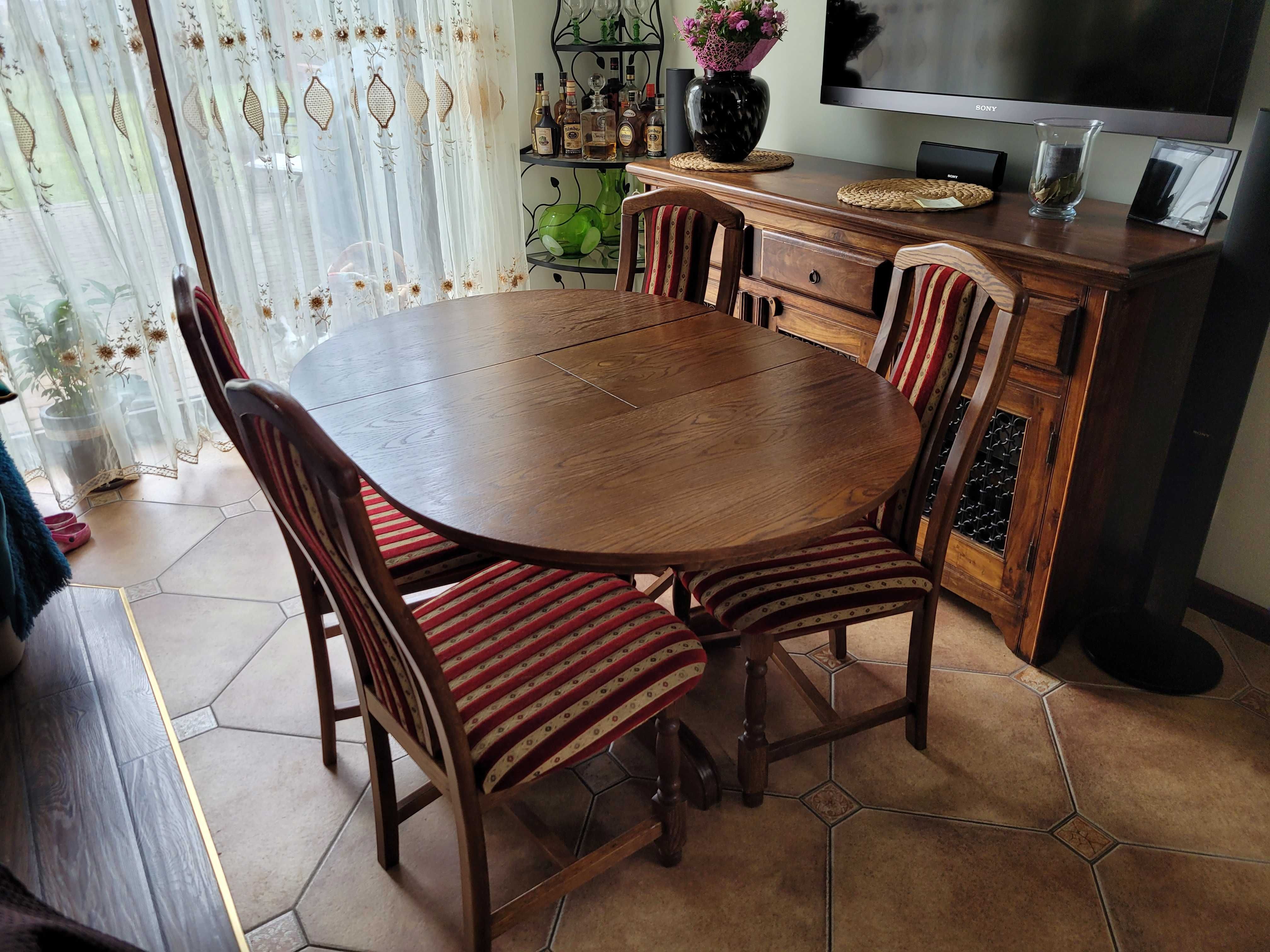 Stół dębowy, lite drewno plus 4 krzesła