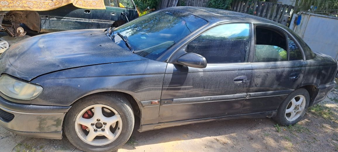 В розборі по запчастинах опель омега б opel omega b