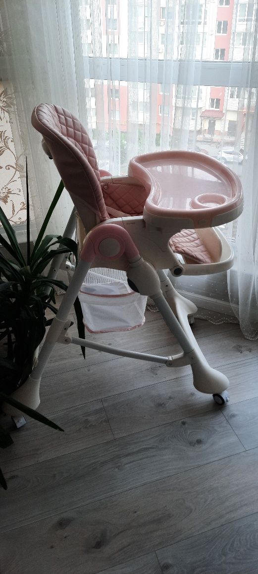 Дитячий стільчик для годування Carrello