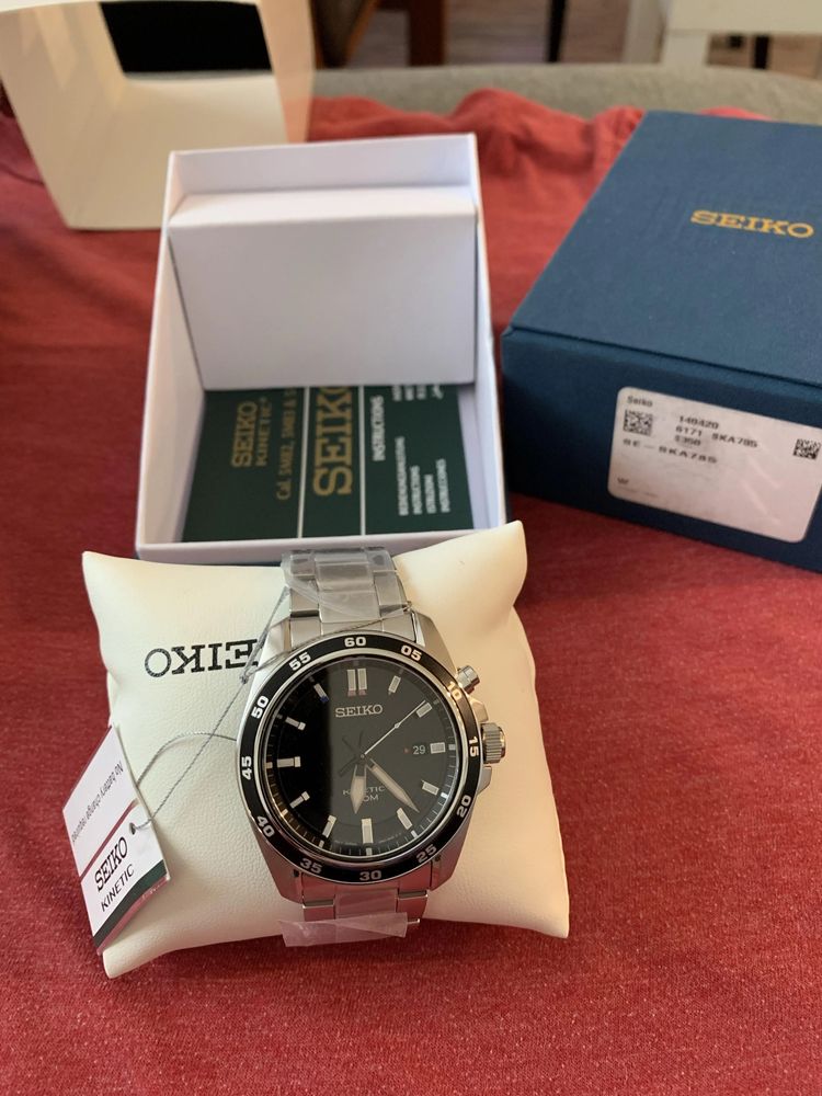 Seiko Kinetic Black Dial SKA785