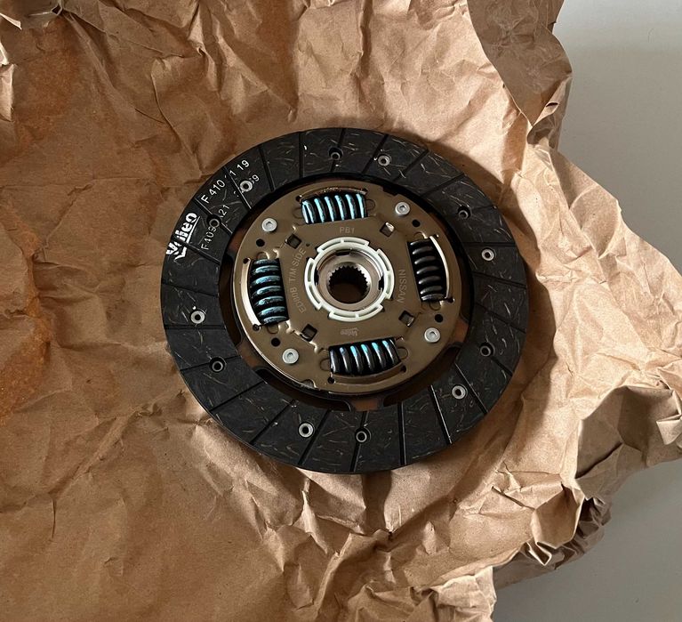 Комплект зчеплення на Ниссан Ноут 1,6 МТ