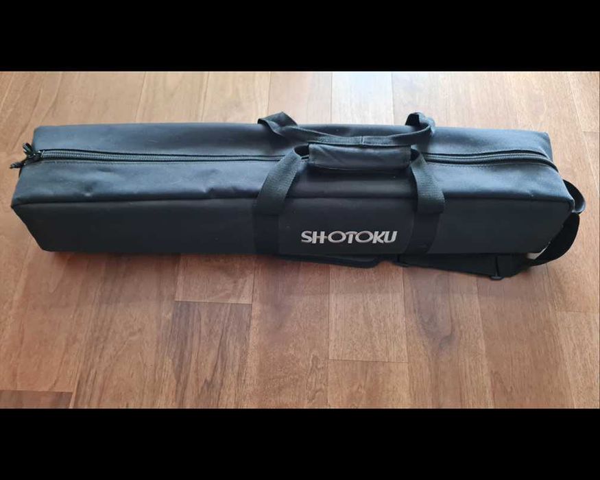 Tripé SHOTOKU SP20 no saco de origem