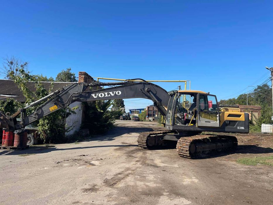 продам екскаватор  volvo ec220dl