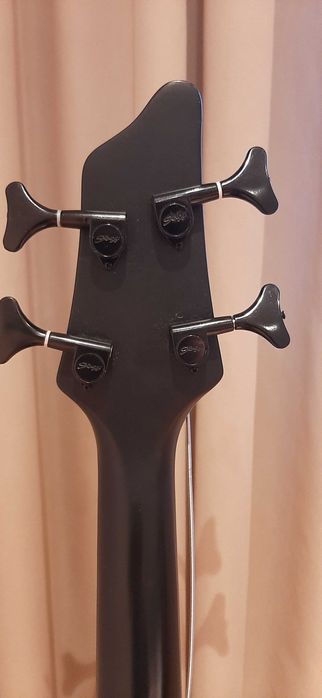 Baixo Eléctrico Stagg BC300-GBK