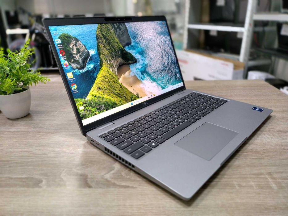 Швидкий стильний Dell Latitude 5540 на Intel Core i7-1355U. 16Gb + SSD
