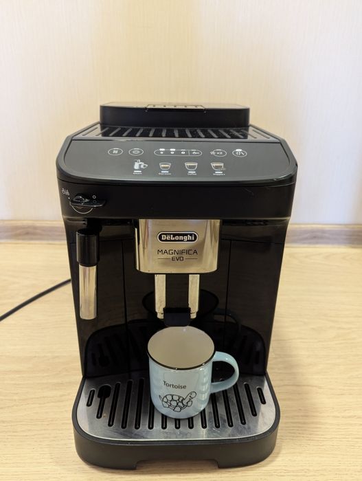 Кофеварка / Кофемашина Delonghi Magnifica Evo 2021 год