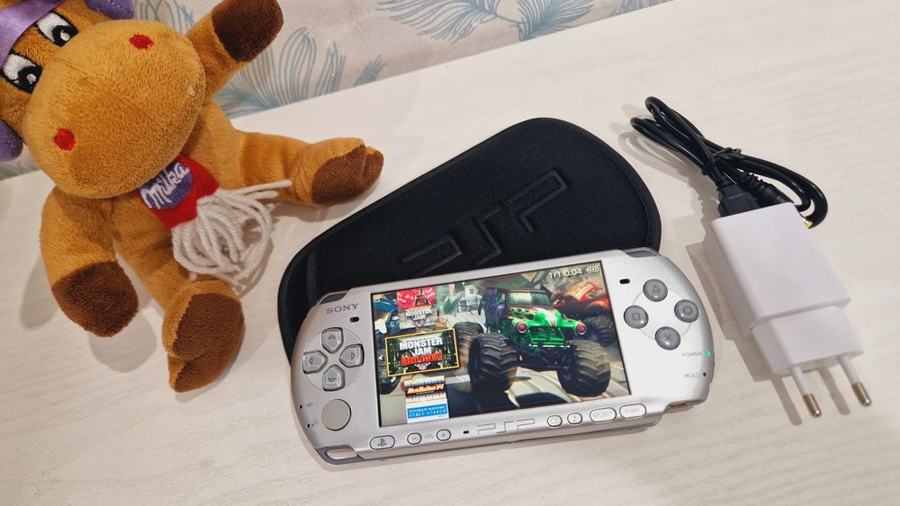 Sony PSP 3000 l 64гиг 138игр +чехол!