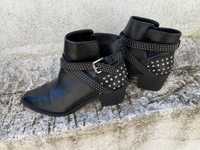 Botas pretas da Berska