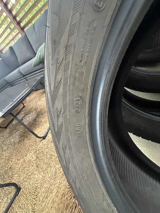 Opony zimowe Nokian 245/502/19 wr suv4 7mm 2021