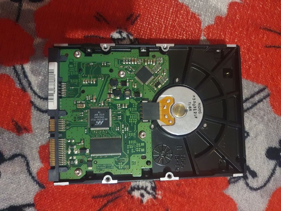 Жорсткі диски WD10EALX 1.0 ТB та Samsung HD403LJ 400 Mb