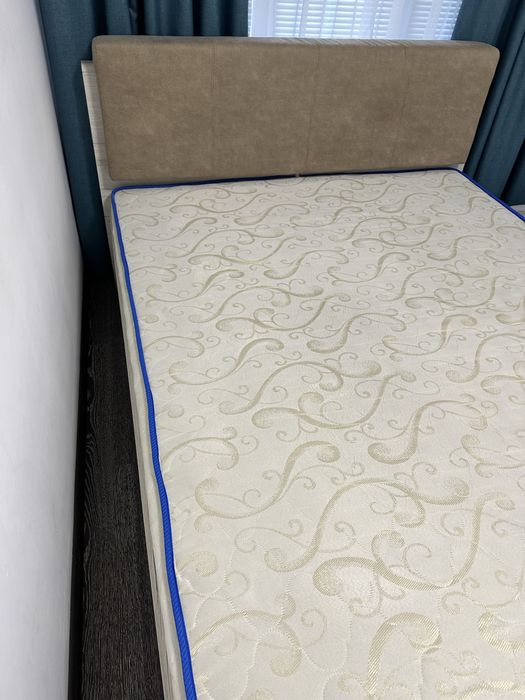 Продам матрац розмір  160/200