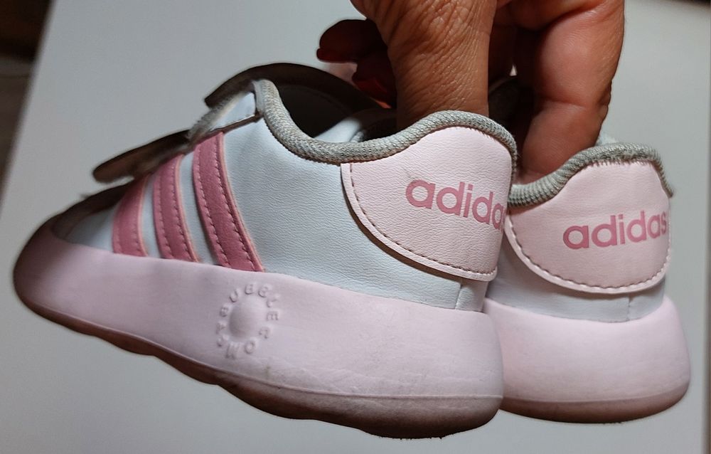 3 pares n°24 adidas, Primark e Mo