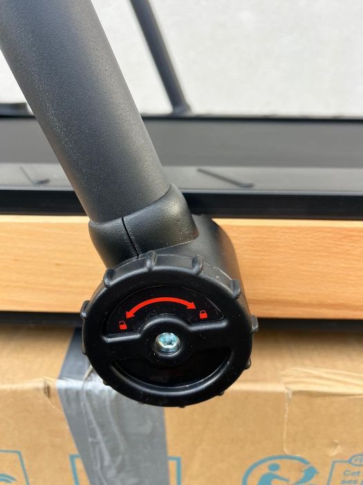 JUMMICO Bieżnia z aplikacją pilotem pod biurko do domu do 130kg 2500W