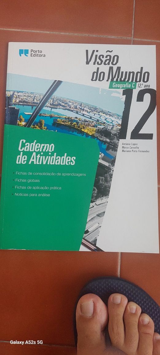 Vendo cadernos de atividades do 12º ano em bom estado
