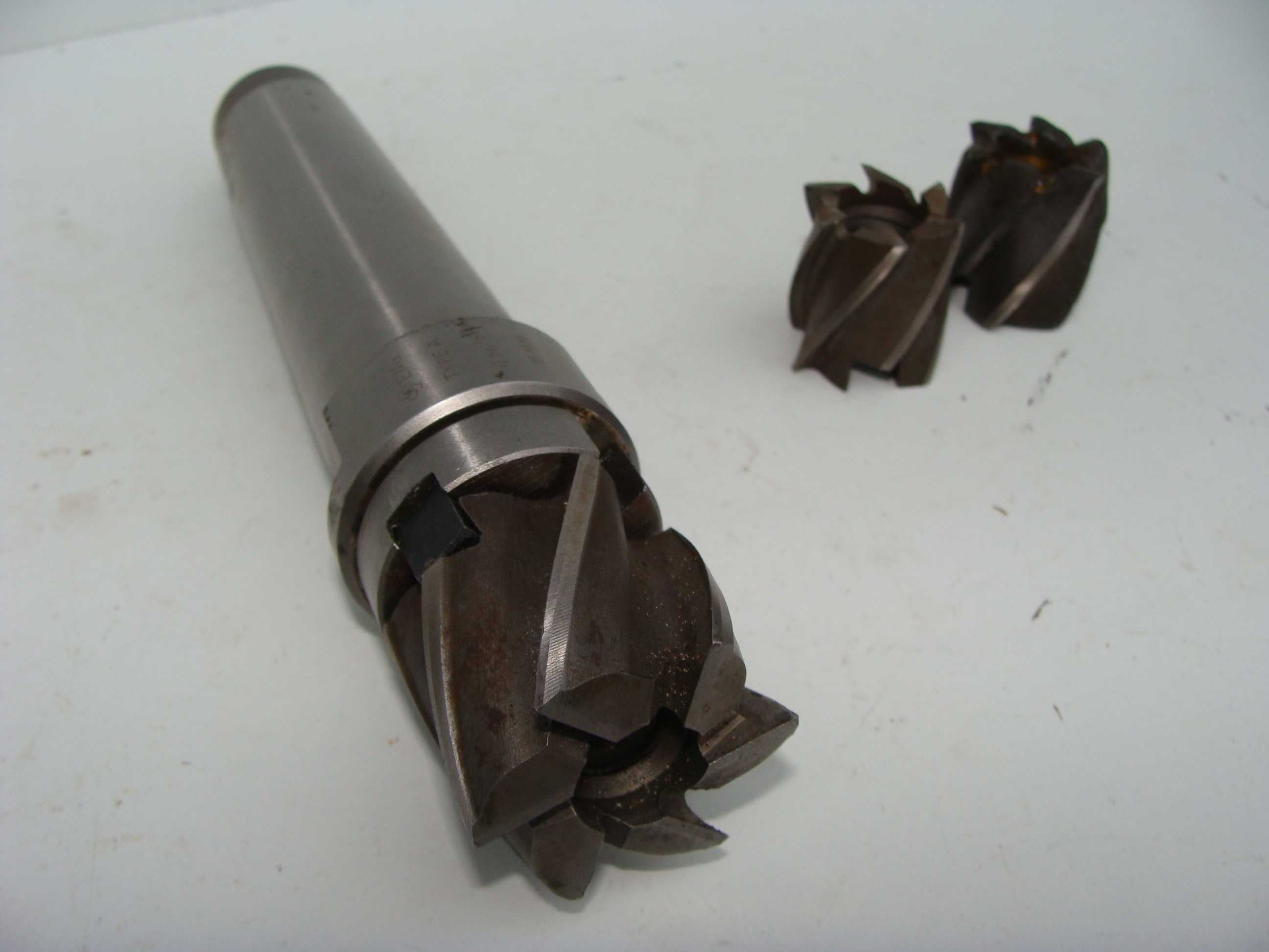 Uchwyt MK4 +3 frezy HSS Co8