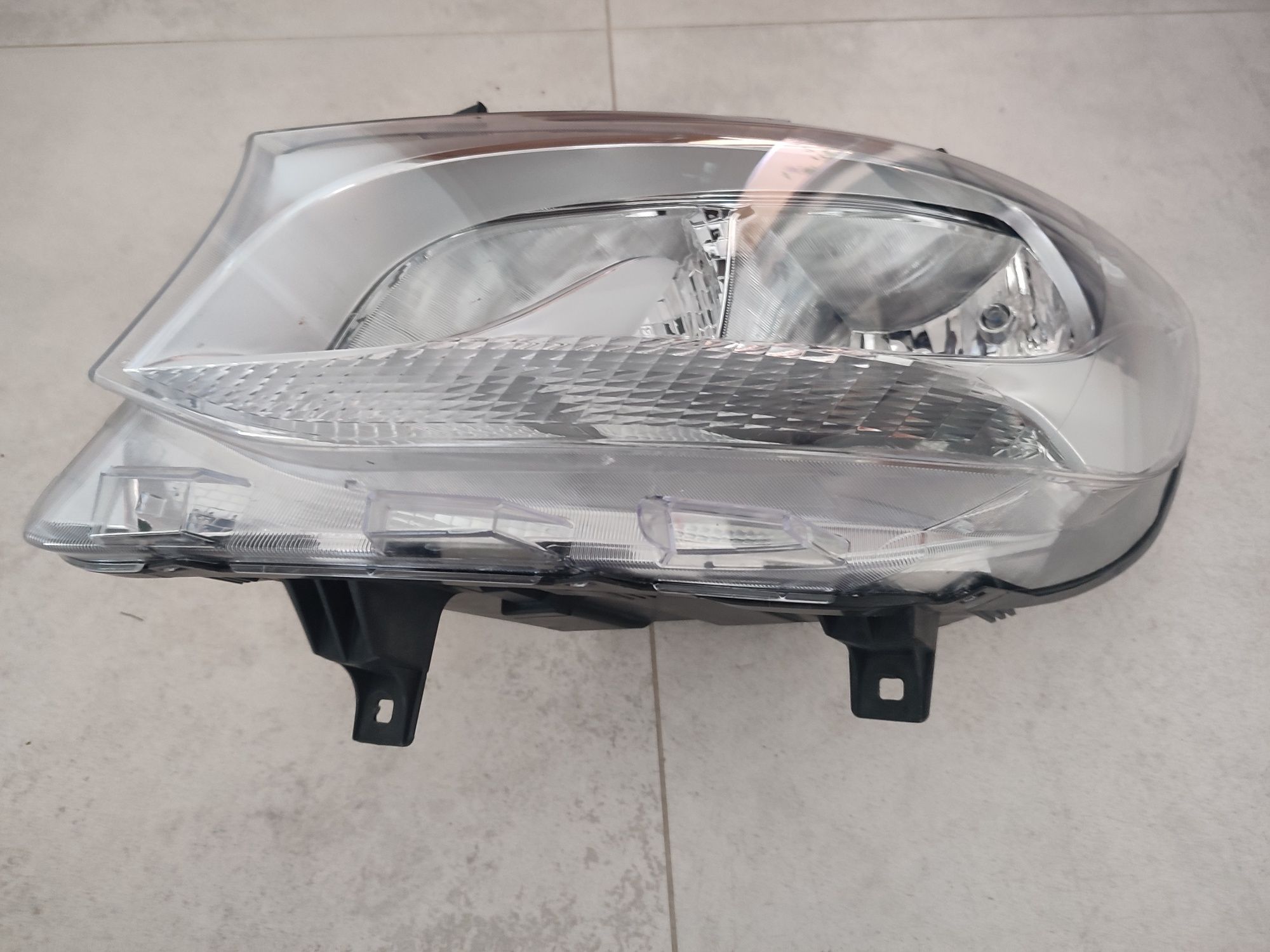 Lampa Reflektor Lewy Przód Mercedes Sprinter 910 23r Oryginał