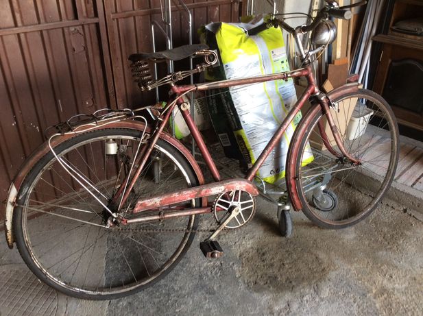 2 bicicletas antigas bom estado ver fotografias