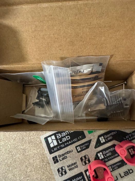 Impressora 3D Bambu Lab P1S + 4 bobines novas + extras (como nova)