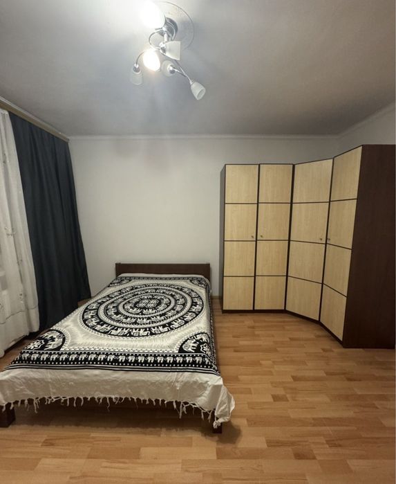 Центр. Здається 1-кімнатна квартира.Світло не вимикають