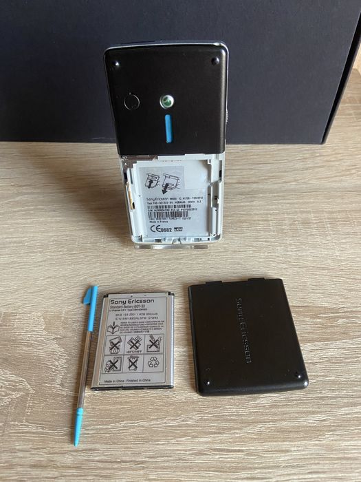 Мобильный телефон Sony Ericsson M600i