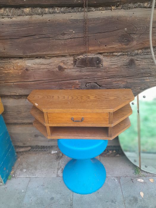 Toaletka drewniana małą