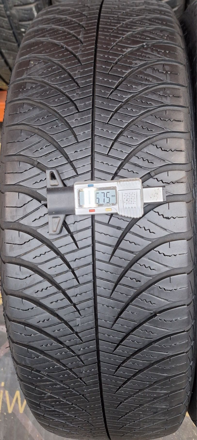 Opony  195 55 R 20 95H Goodyear Vektor4Seasons