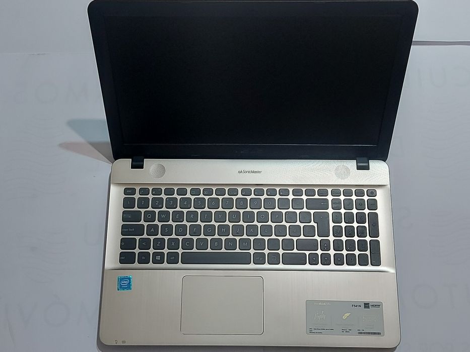Computador portatil, ASUS Sonic Master