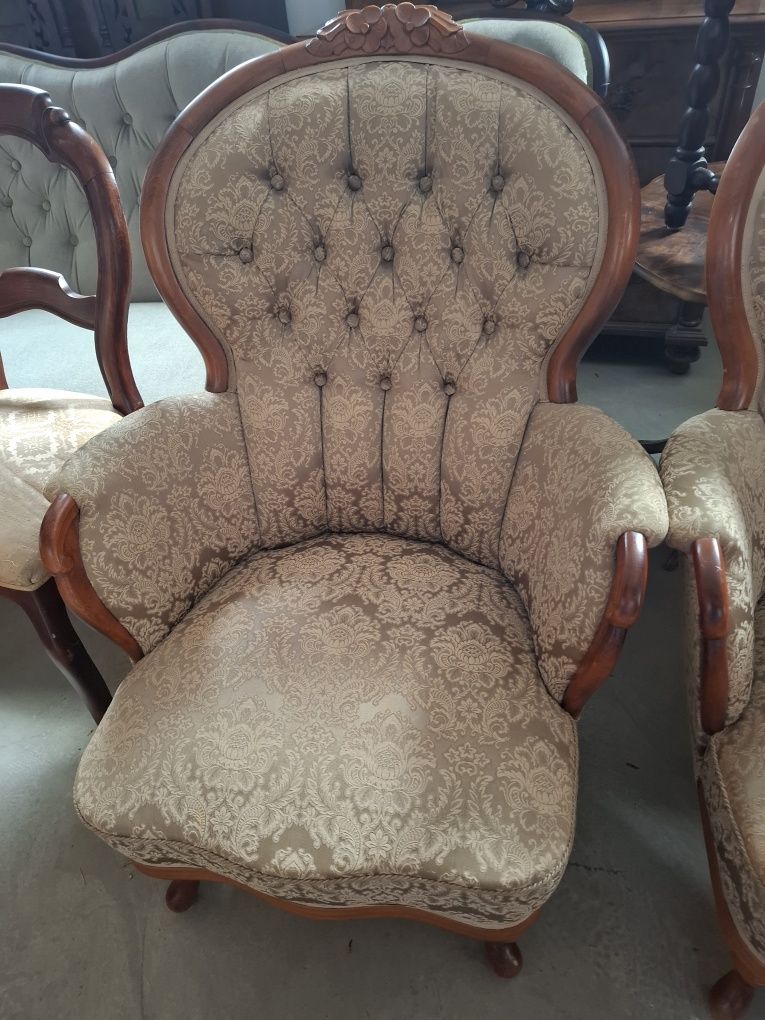 Sofa dwuosobowa i dwa fotele