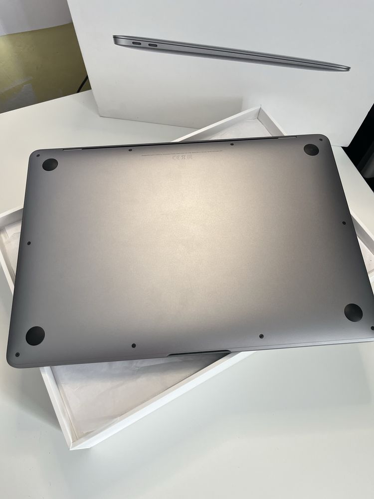 MacBook Air 2019 8/128