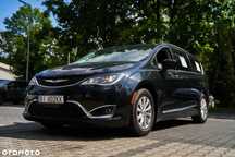 Chrysler Pacifica Chrysler Pacyfica 2017 , 8 miejsc, czarna perła, zarejestrowany !!