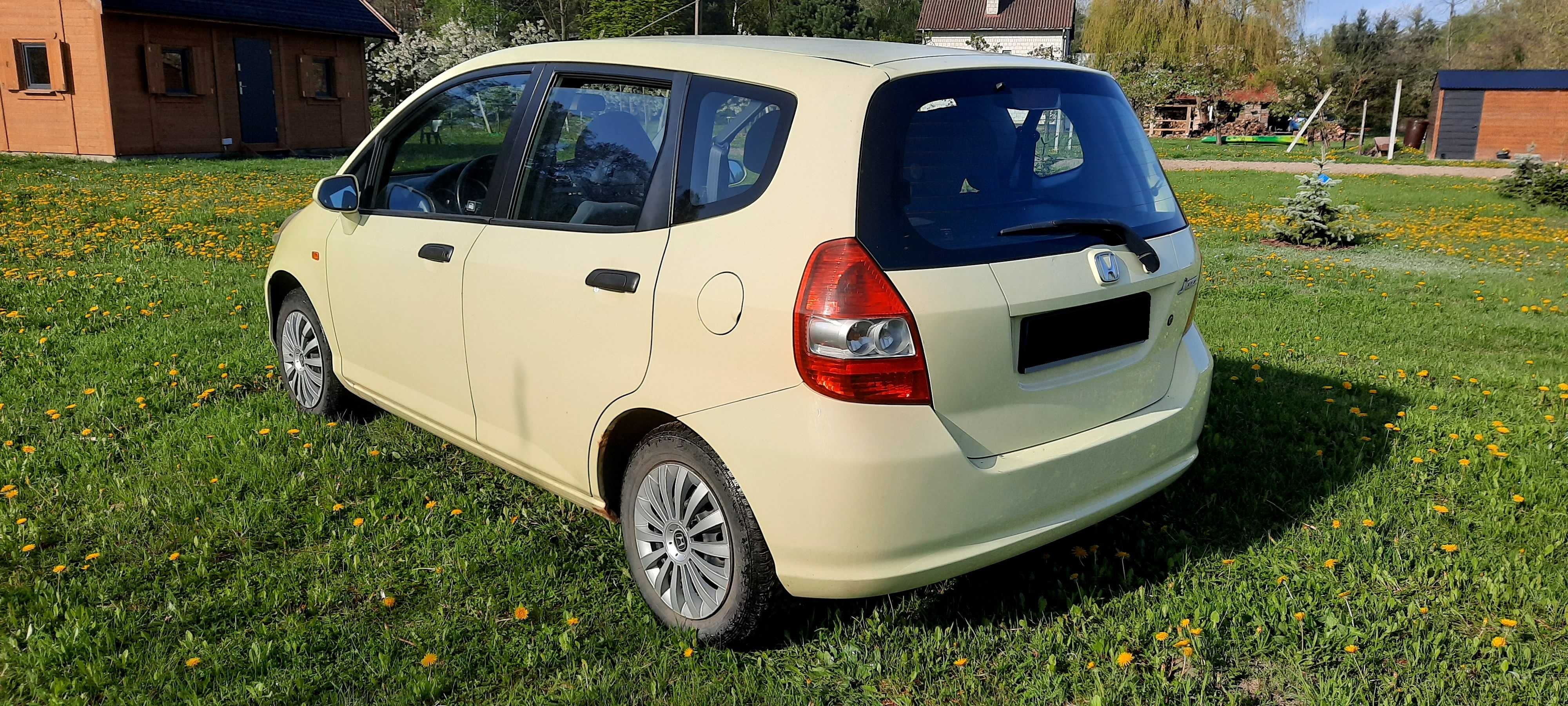 Samochód Honda Jazz 1.4 61 KW z 2002 r Ubezpieczenie do 05.2026