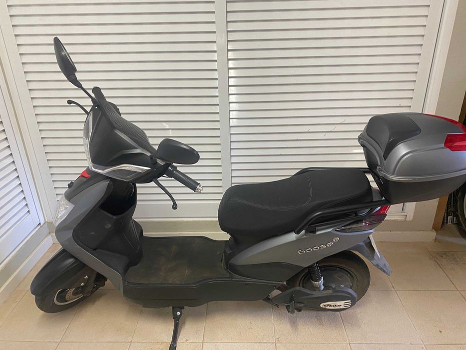 scooter elétrica